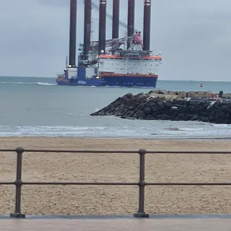 frontaal gelijkvloers seaview 80m² 2 slp Appartement Oostende Buitenkant foto