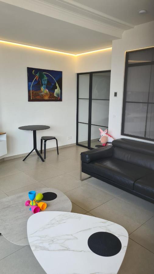 Frontaal Gelijkvloers Seaview 80m² 2 Slp Apartment Ostende