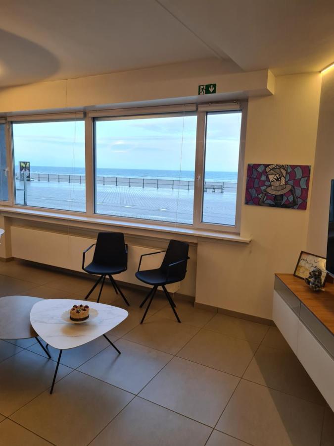 Apartment Frontaal Gelijkvloers Seaview 80m² 2 Slp Ostende