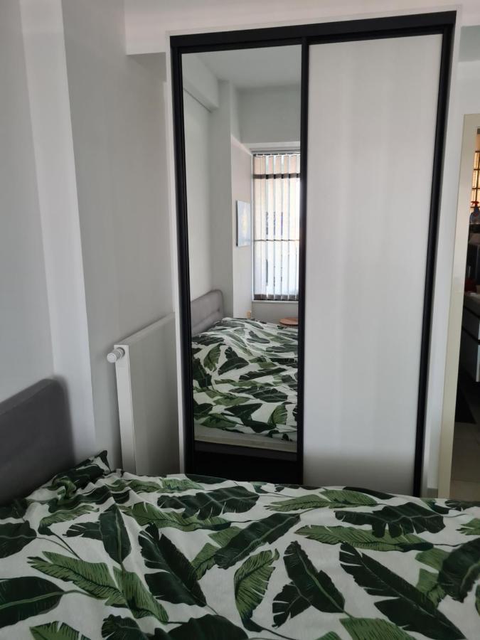 Apartment Frontaal Gelijkvloers Seaview 80m² 2 Slp Ostende