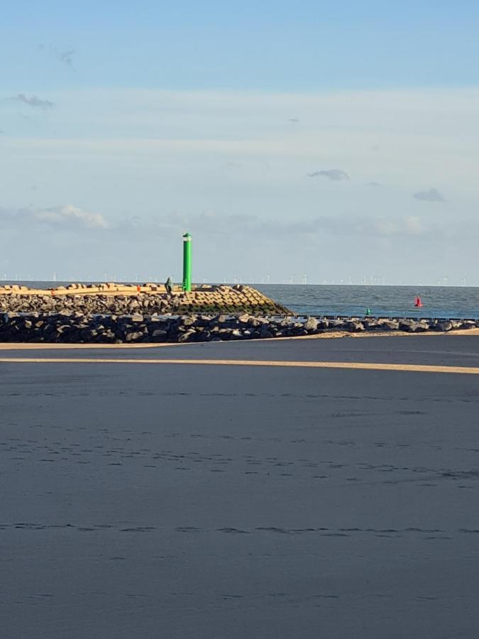 Frontaal Gelijkvloers Seaview 80m² 2 Slp Apartment Ostende